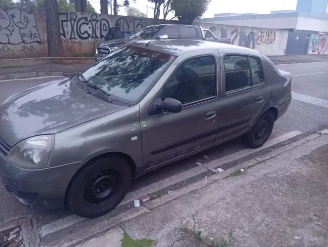 Renault Clio Sed. Authentique Hi-flex 1.0 16V 4P 2006