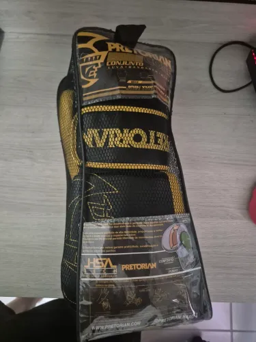 Para de luvas pretorian preto e amarelo usada 3 vezes