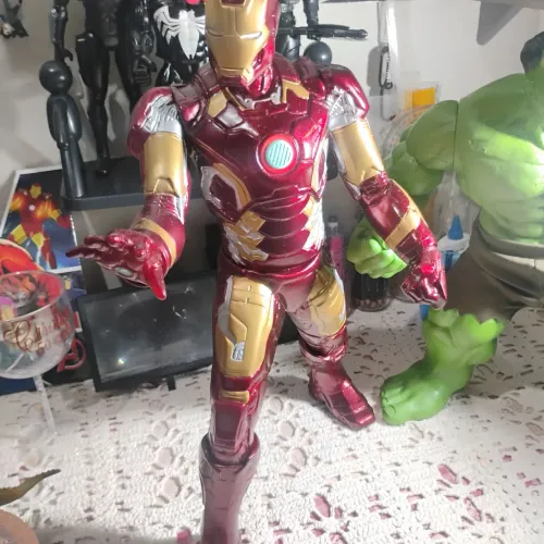 Combo Hulk e homem de ferro pra fazer parte de sua coleção 