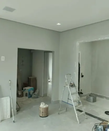 Pedreiro disponível 