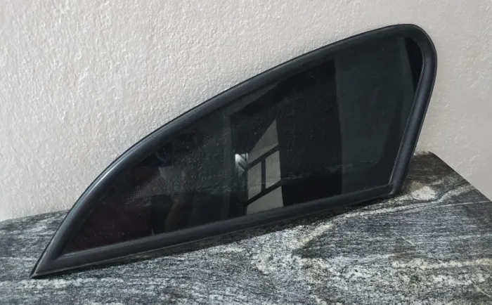VENDO VIDRO FIXO TRASEIRO DO GOL G4 LADO ESQUERDO
