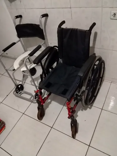 Cadeira de rodas e de banho estou em Osasco