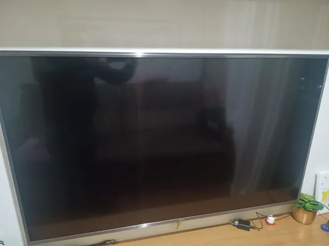 Tv LG 49 POL 40UJ6525 c/ Defeito