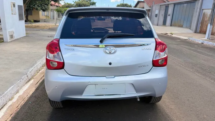 Toyota Etios XLS 1.5 Flex 16V 5P Mec. 2013