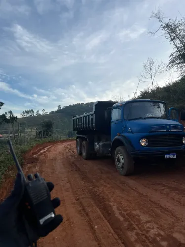 Vendo 1519 caçamba
