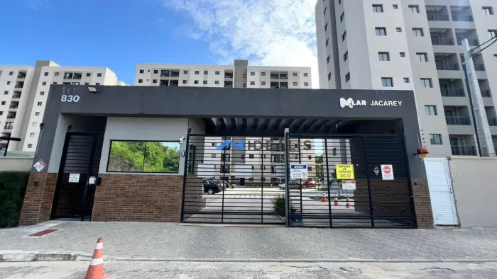 Apartamento com 2 dormitórios para alugar, 51 m² por R$ 2.925/mês - Cambeba - Fortaleza/CE