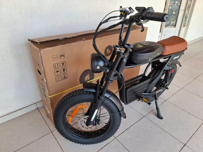 Vendo Bicicleta Elétrica o km , nova na caixa contato 9 *