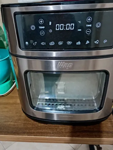 Uma arfray Wap e uma panela elétrica para arroz 