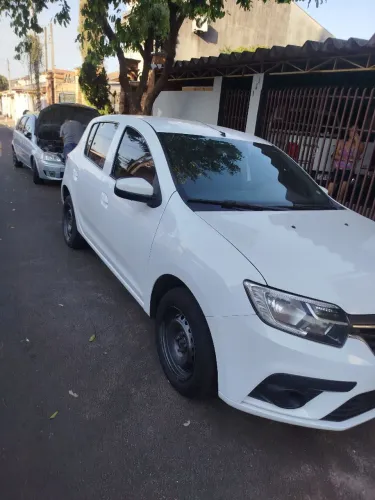 Alugo Sandero 2021 para motorista de aplicativos 750 por semana