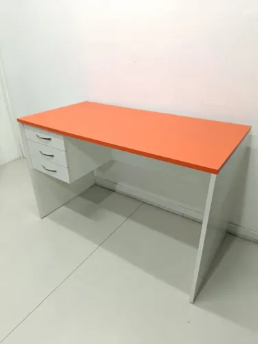 Mesa de escritório seminova