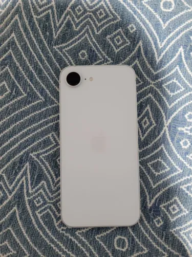 iPhone 16e