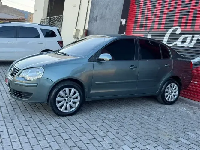 Volkswagen Polo Sedan 1.6 MI Total Flex 8V 4P 2011