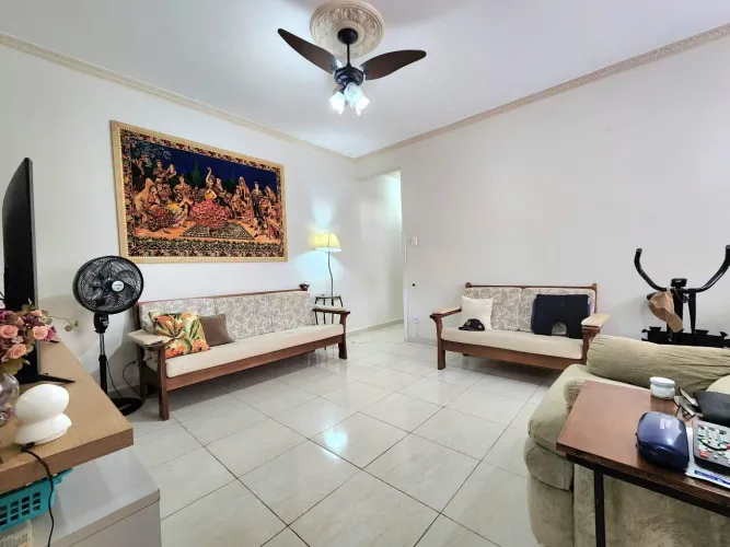 Apartamento próximo da praia com 2 Quartos com Garagem no Gonzaga Próximo ao Shopping Mira