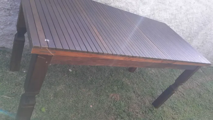 Vendo mesa ( Itaúba) seis lugares