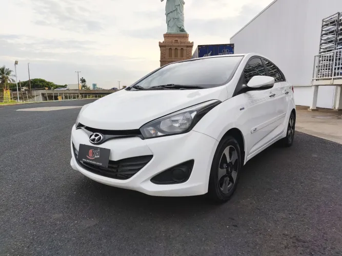 Hyundai HB20S C.style/c.plus1.6 Flex 16V Aut. 4P 2015