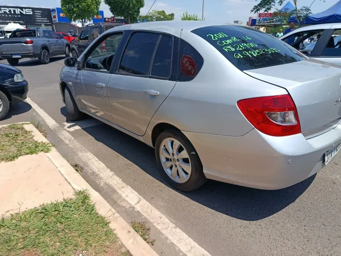 Renault Symbol Privilège Hi-flex 1.6 16V 4P 2011