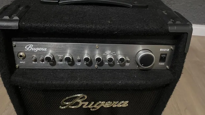 Amplificador bxd12 Bugera