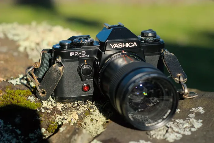 Yashica FX-D Quartz - Câmera Analógica