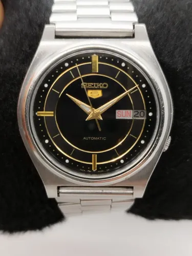 Seiko 5 Automático 7009