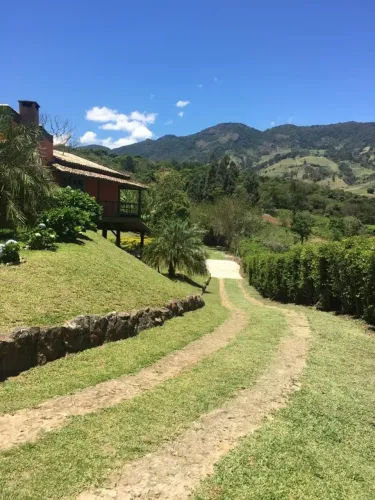 Linda Chácara à venda em São Bento do Sapucaí