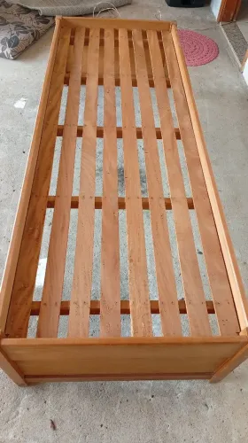 CAMA DE SOLTEIRO MADEIRA MACIÇA 