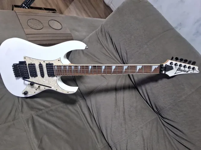 Ibanez rg350 White 