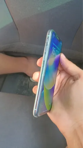 ? iPhone X 64GB, perfeito estado, sem Face ID + 2 capas. Só R$750!