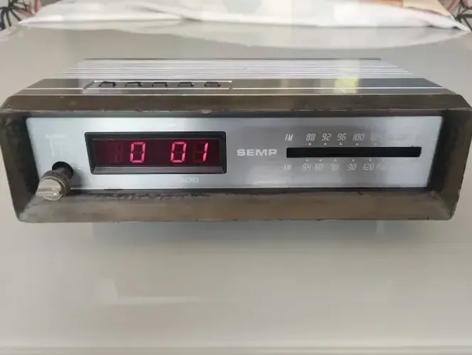 Rádio Relógio Semp Toshiba Rr-1005 - Leia a Descrição Por Favor