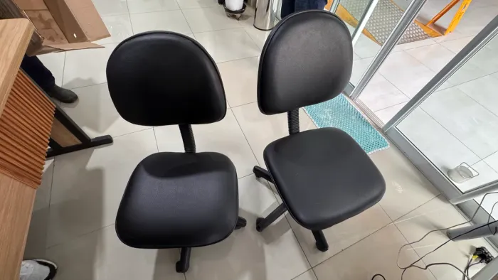 CADEIRA ESCRITÓRIO GIRATÓRIA 