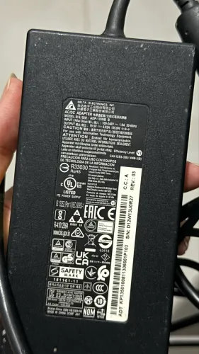 Carregador/Fonte para Notebook Delta Electronics 135W - 19,5V 6,92A