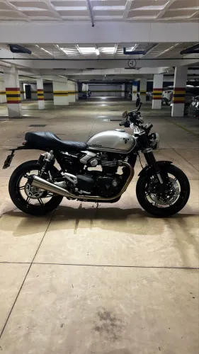 Moto Triumph Speed Twin 1200 