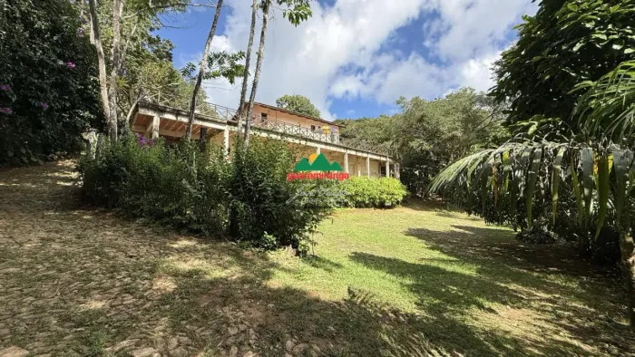 Sítio medindo 6.3 ha com lago e muitas fruteiras em Guaramiranga/CE.