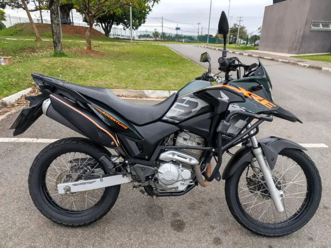 XRE 300 2019