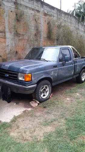 Ford F1000 super série 4.9i