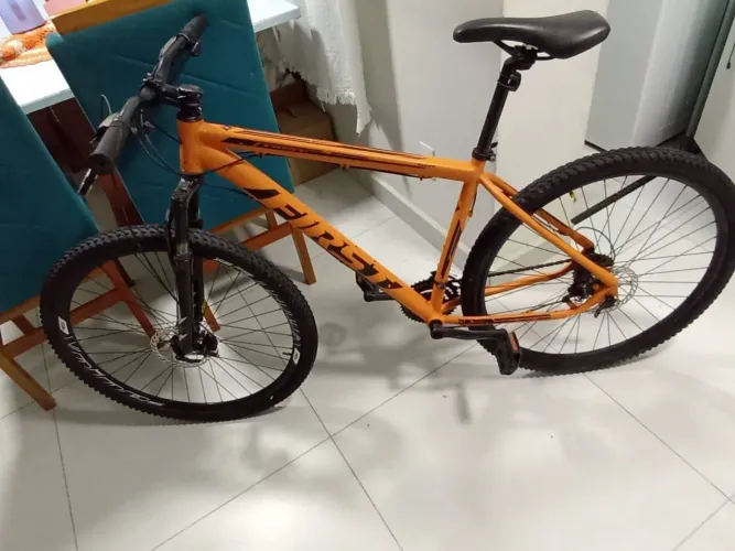 Vendo bicicleta Fist aro 29 quadro 19 macha 21 freio a disco funcionando perfeitamente