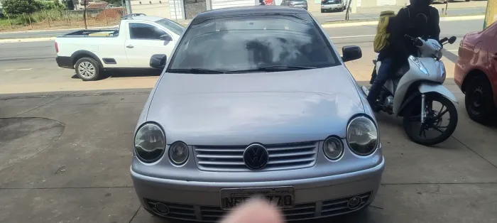 Volkswagen Polo Sedan 1.6 MI 101cv 8V 4P 2003
