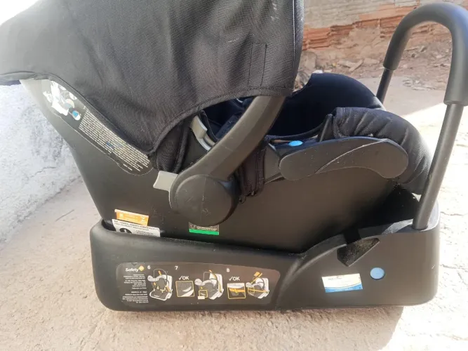 Bebê conforto/caderinha de viagem 