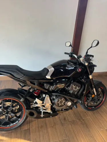 Cb1000r 