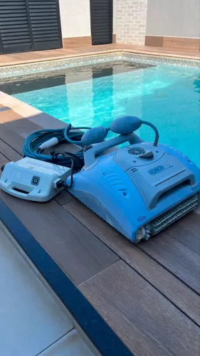 Robô Aspirador de Piscina - ROBOT XT5