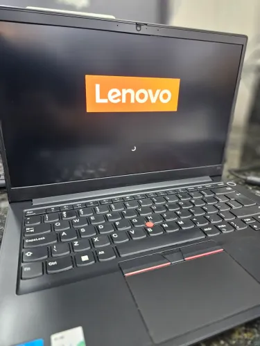 Notebook Lenovo ThinkPad E14 - Intel Core I5 12° - 16GB DDR4 - SSD NVME 256GB