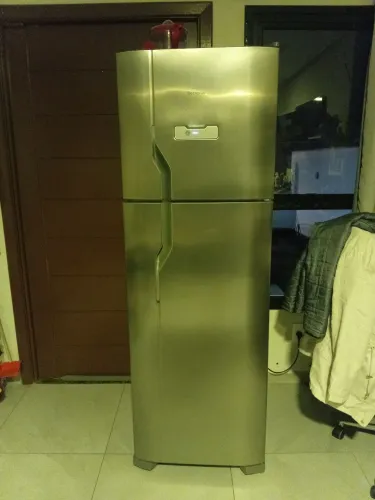 Geladeira inox Electrolux duas portas excelente estado
