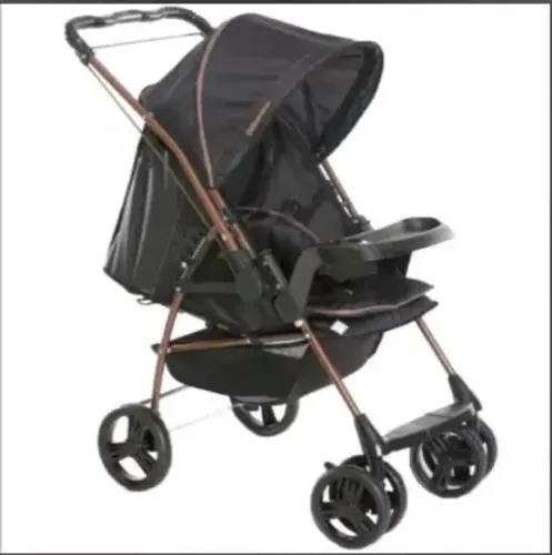 Vende-se carrinho de bebê semi novo