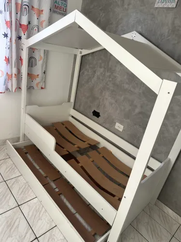 Cama infantil Montessoriana com cama auxiliar