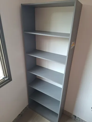 Kit Estante co prateleiras, cama box solteiro e espelho de parede