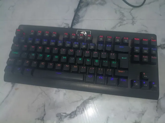 Teclado Mecânico Redragon Dark Avenger K568 Rainbow - Funcionando 100%