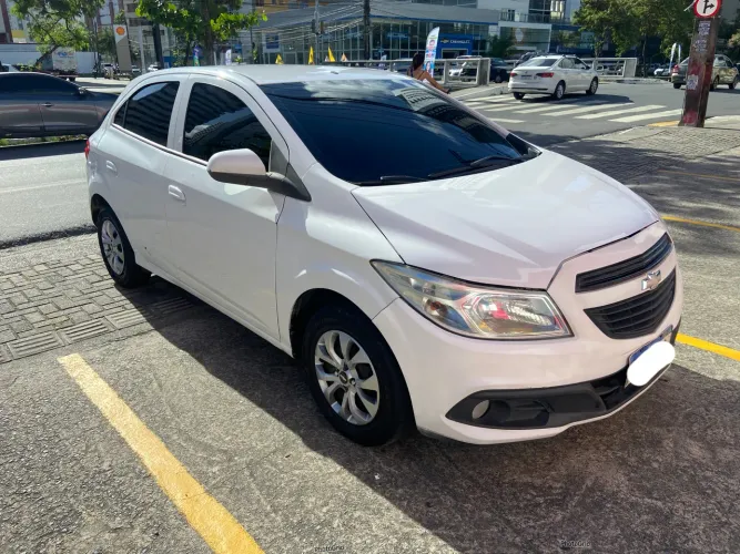 Chevrolet Onix Hatch LT 1.0 8V Flex Power Mec. 4P 2015