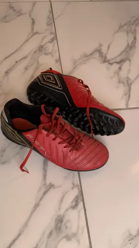 Chuteira society umbro