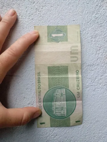 cédula de 1 Cruzeiro, emitida originalmente a partir de 1980.