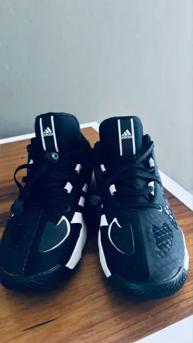 Tênis Adidas - super novo TAM 39