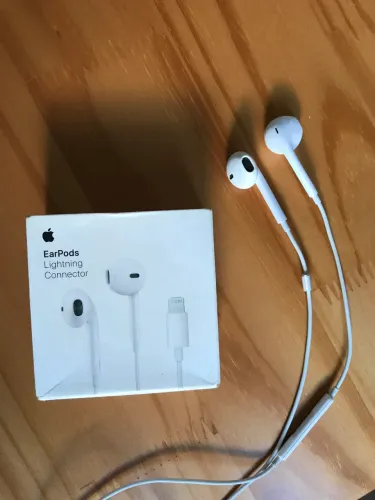 Fone de Ouvido Apple Original - EarPods Lightning Connector
